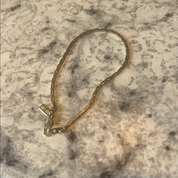 Neiman Marcus 18k Gold Plated Elegant Gold Bracelet - Picture 4 of 4